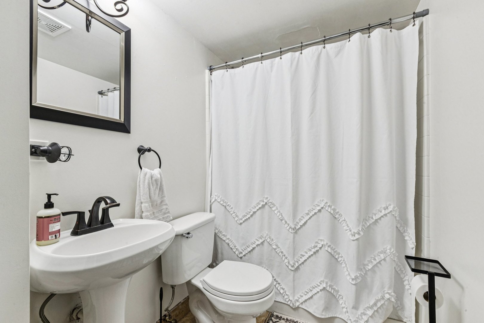 710 Greenbriar Lane Property Photo 26