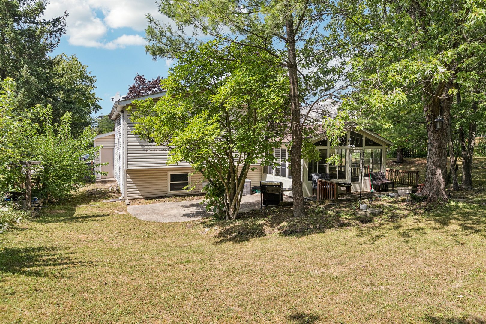710 Greenbriar Lane Property Photo 32