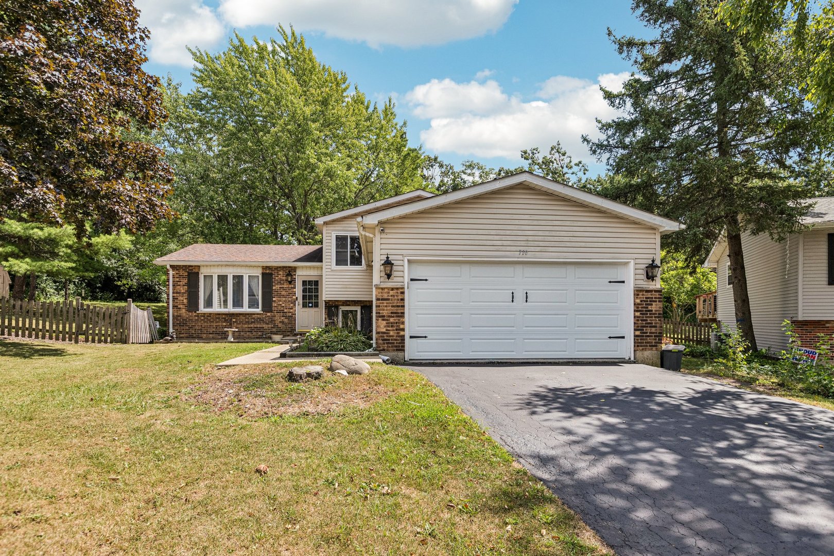 710 Greenbriar Lane Property Photo 40