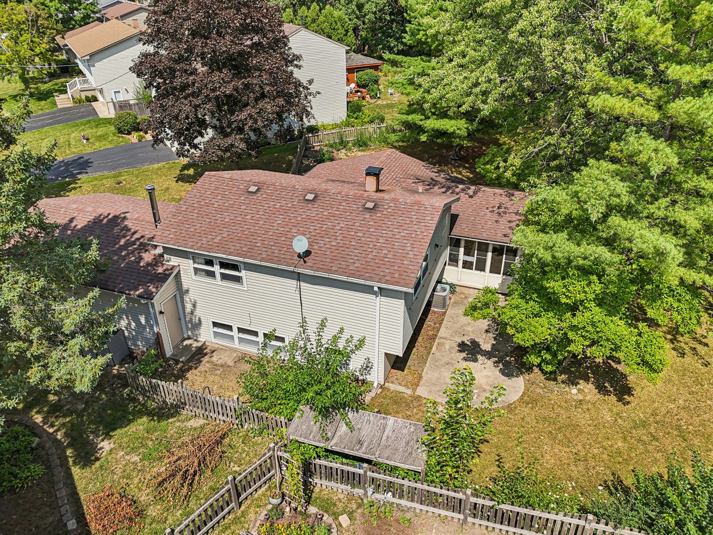 710 Greenbriar Lane Property Photo 45