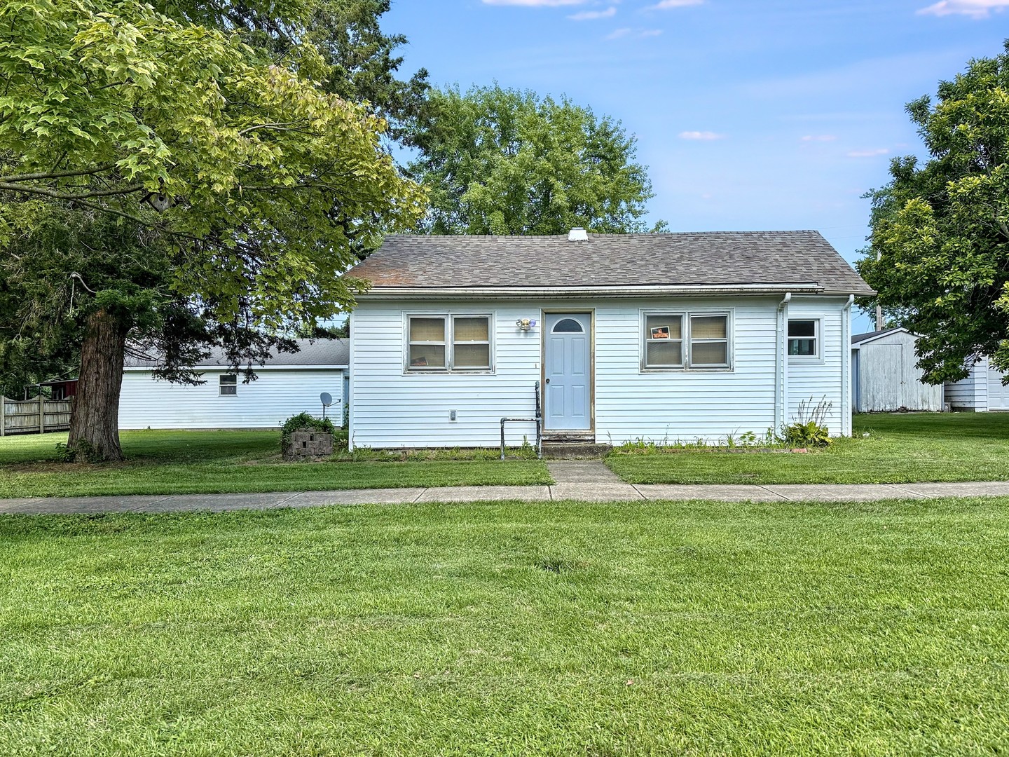 615 S Central Street Property Photo 1