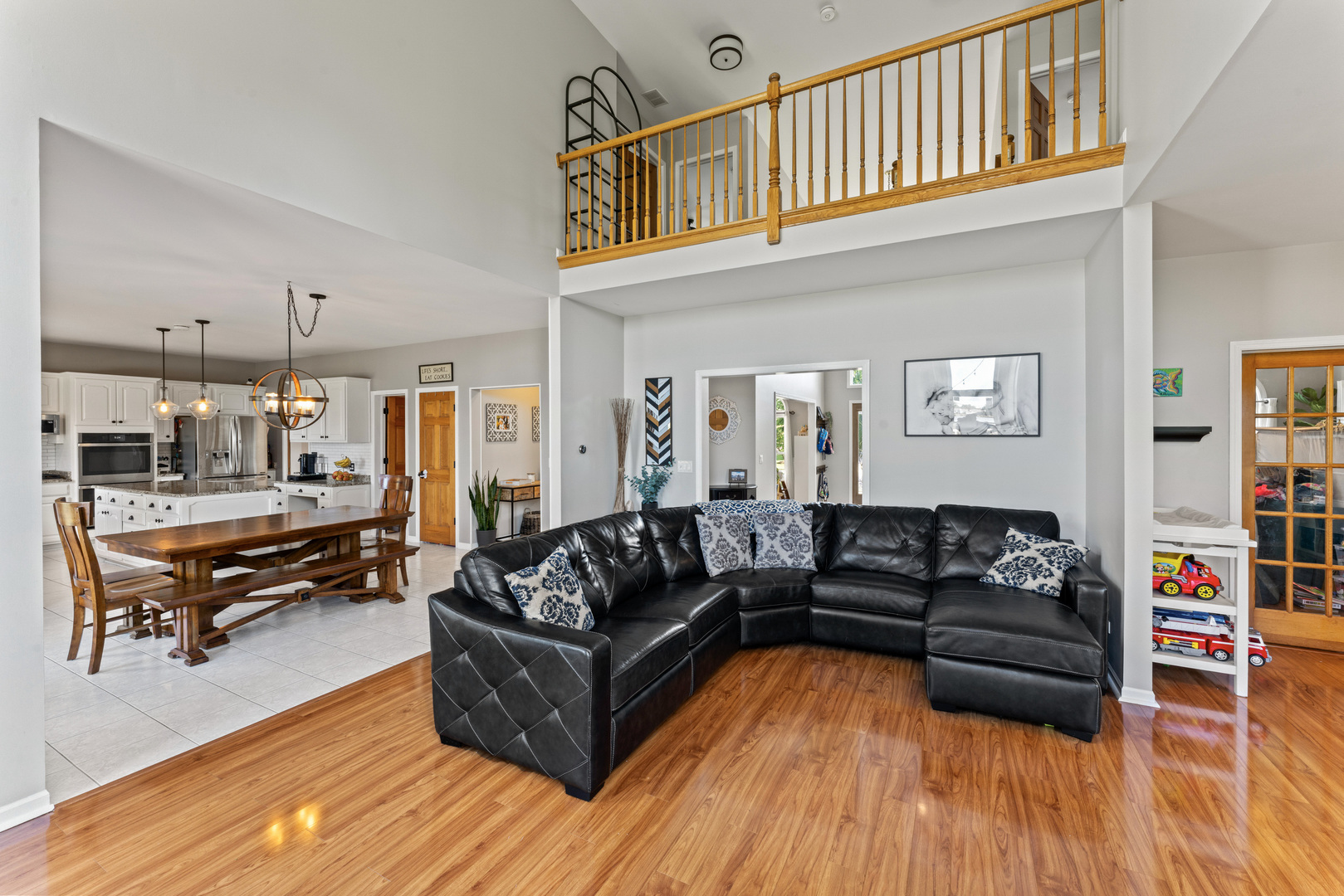 1063 Parkview Circle Property Photo 5