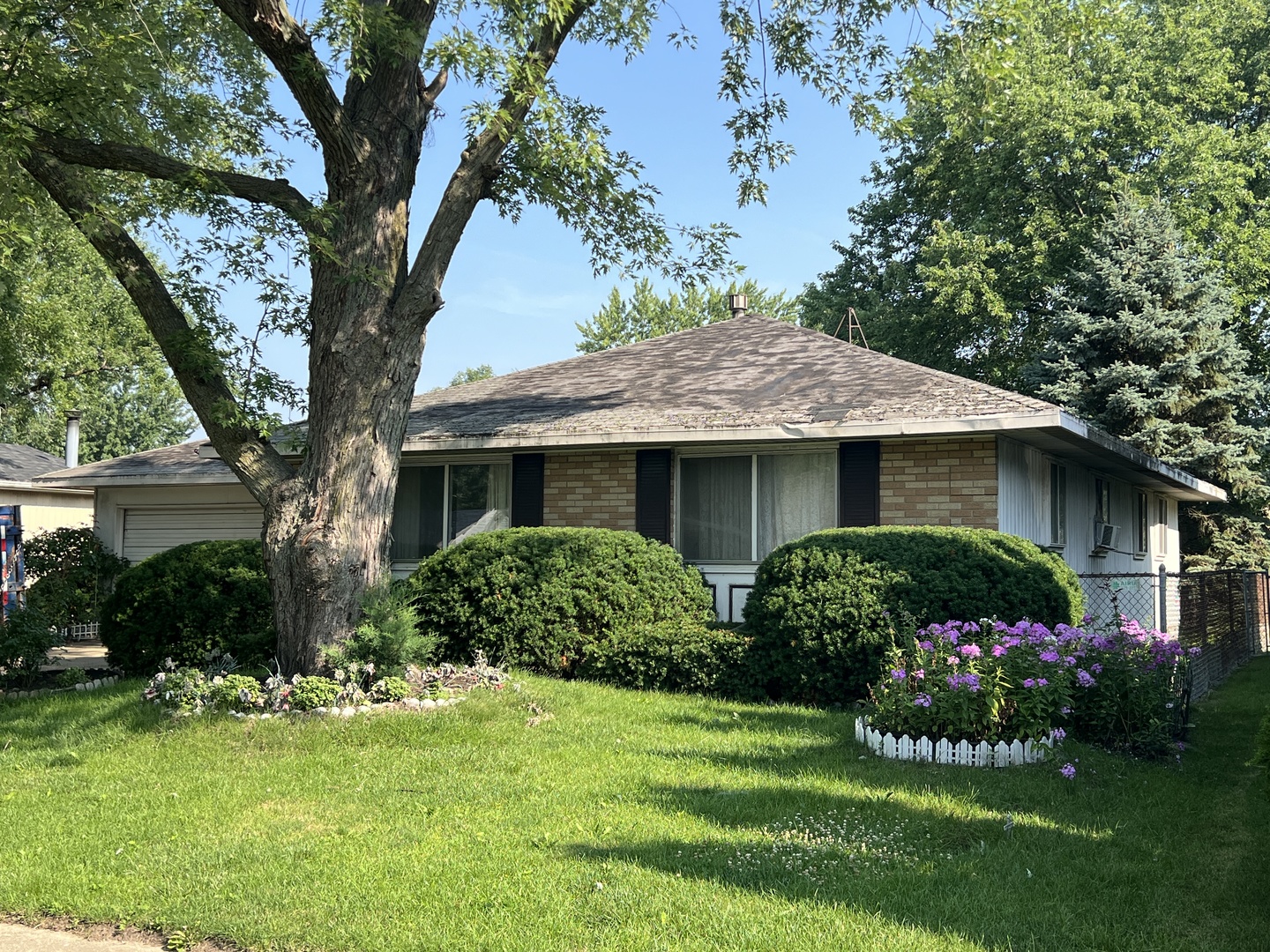 813 Stowell Avenue Property Photo 1