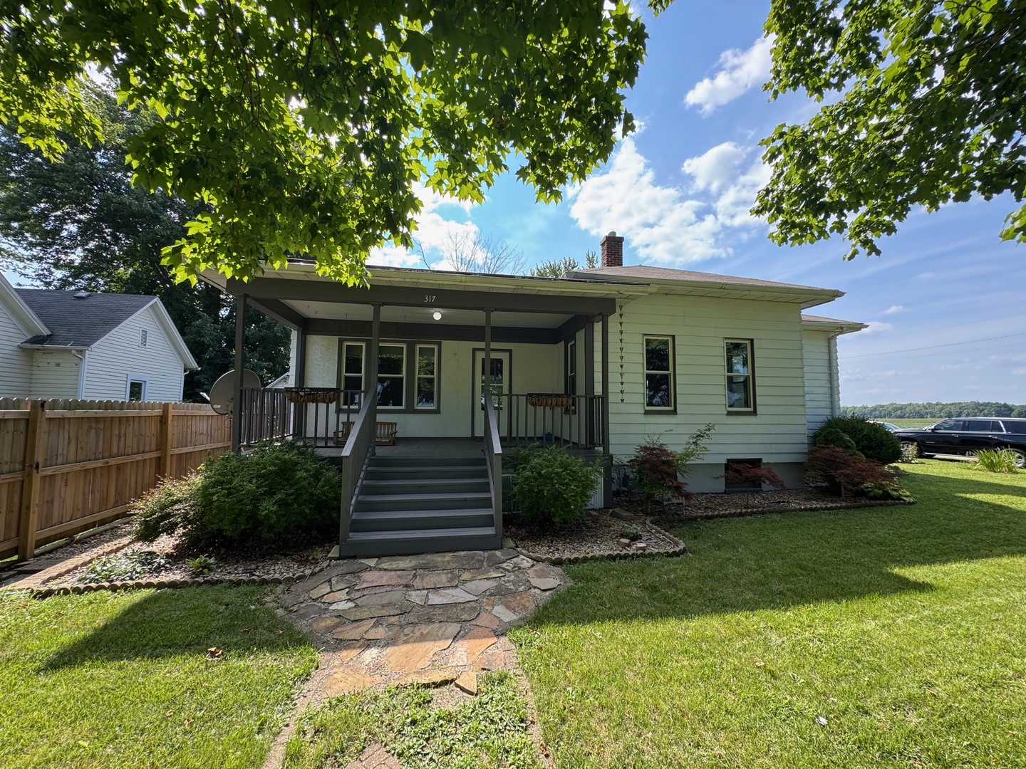317 N Henderson Street Property Photo 1