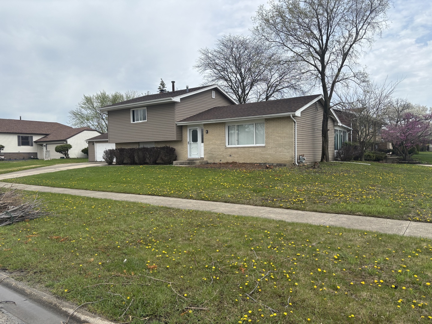 831 Cambridge Avenue Property Photo 1