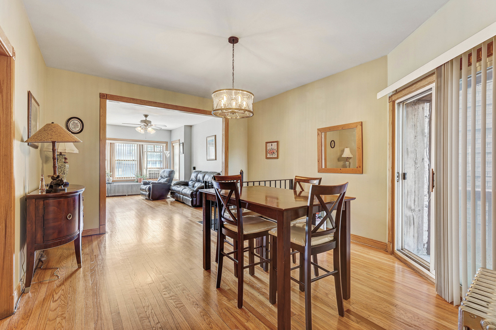 2016 N Kilbourn Avenue Property Photo 5