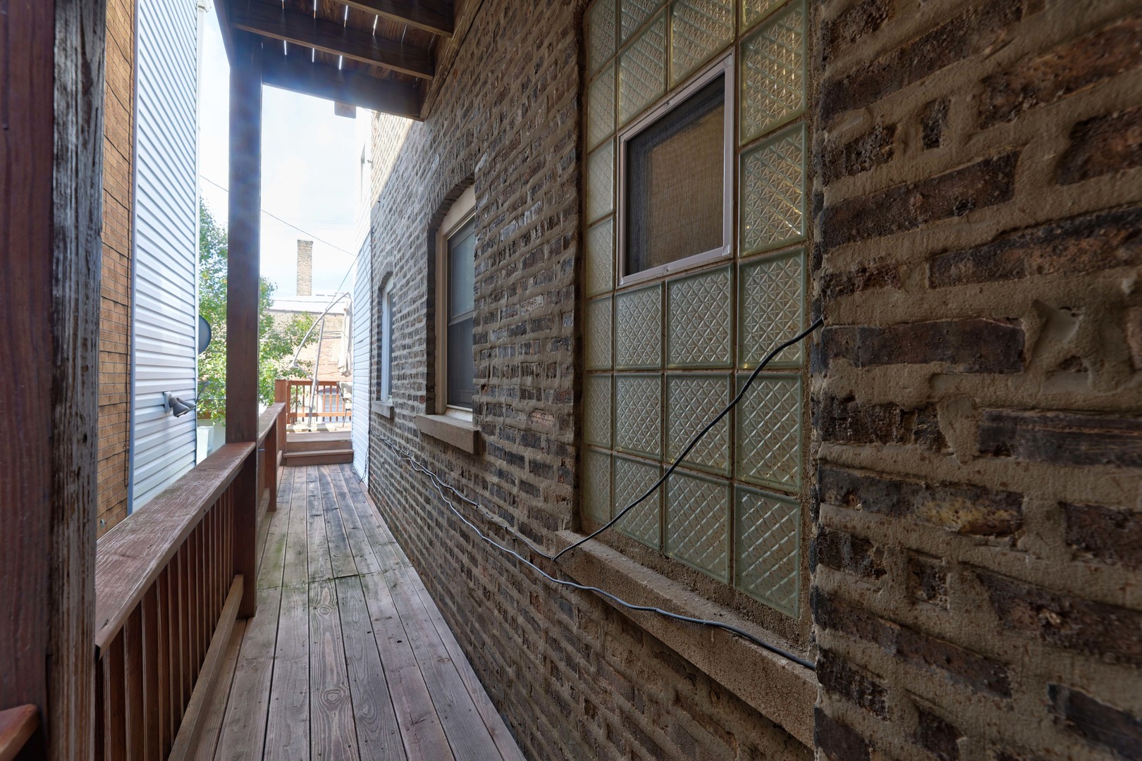 2016 N Kilbourn Avenue Property Photo 6