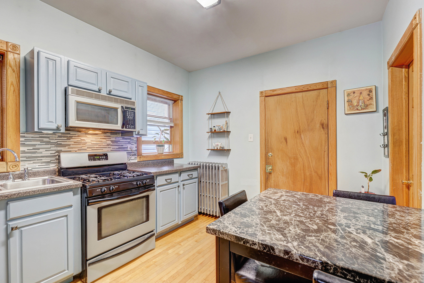 2016 N Kilbourn Avenue Property Photo 7