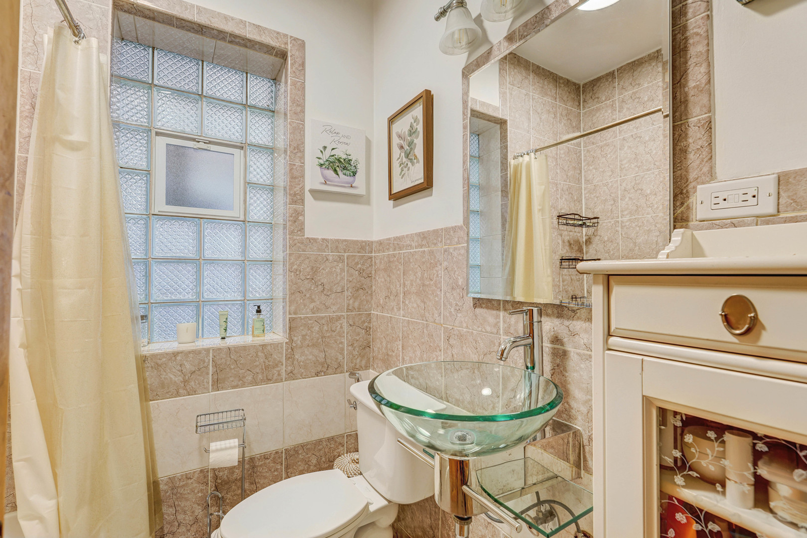 2016 N Kilbourn Avenue Property Photo 9