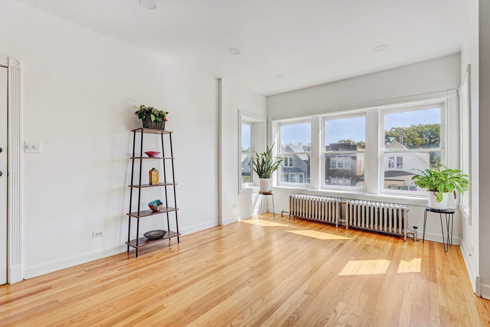 2016 N Kilbourn Avenue Property Photo 15