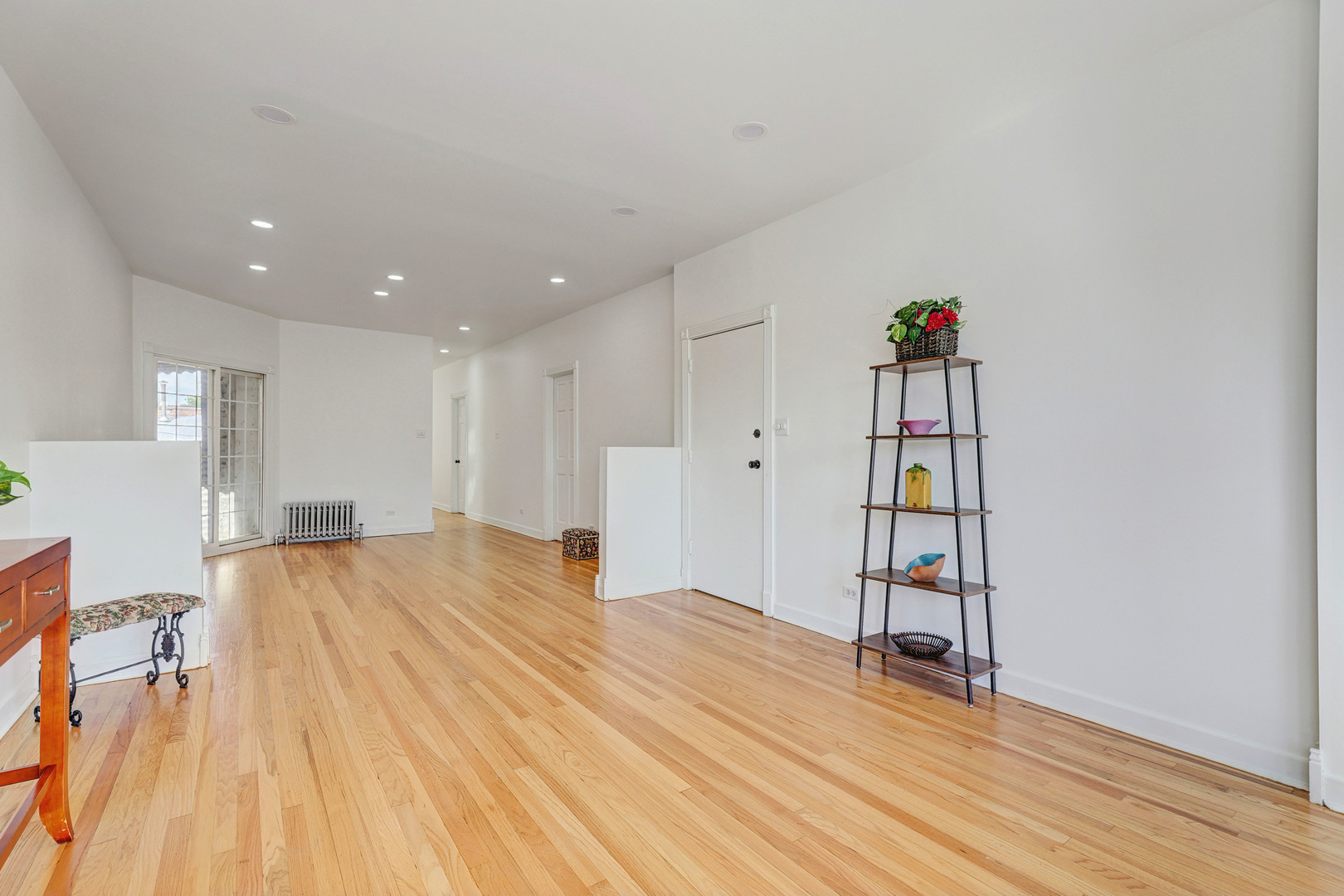 2016 N Kilbourn Avenue Property Photo 17