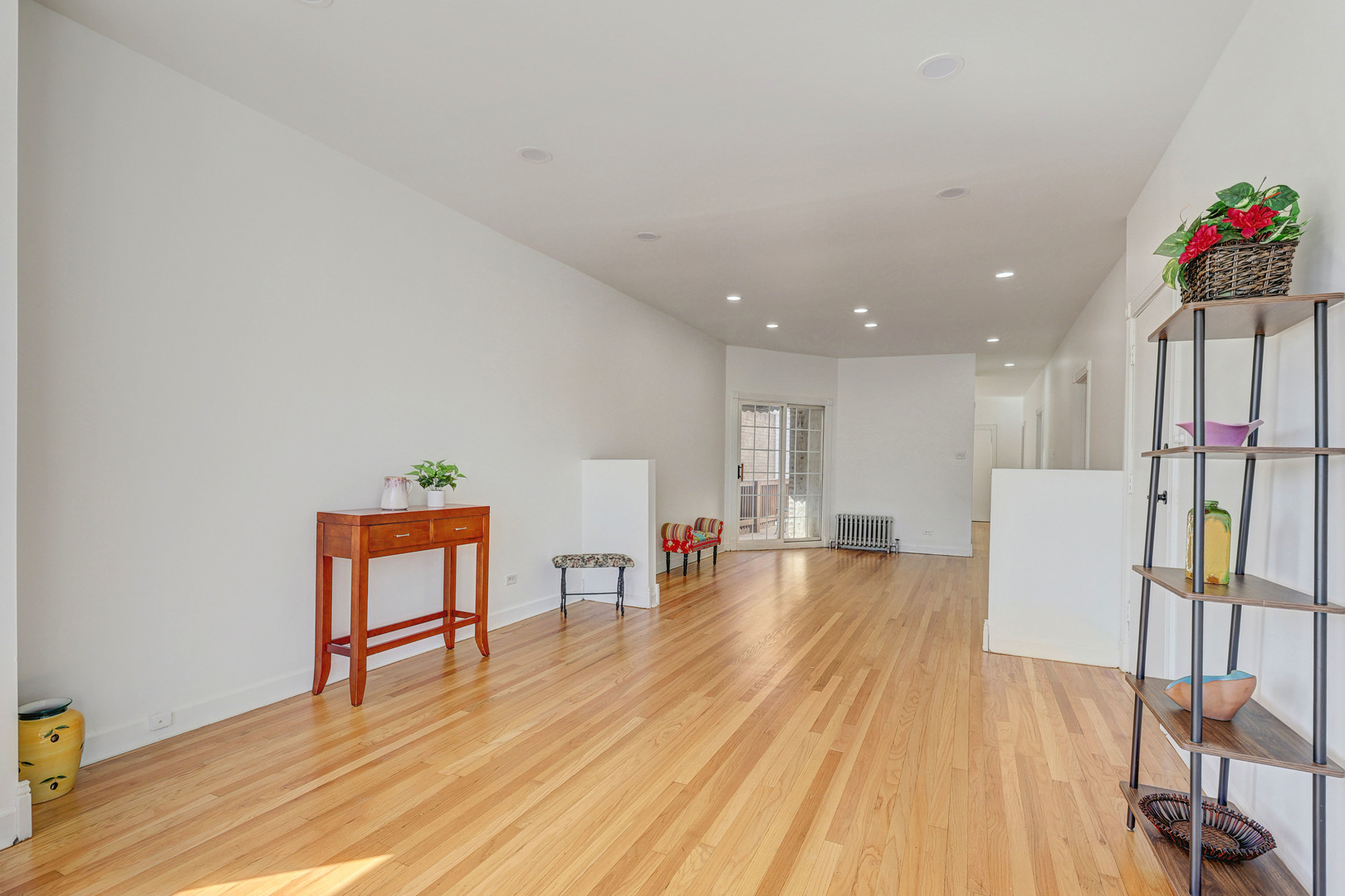 2016 N Kilbourn Avenue Property Photo 18