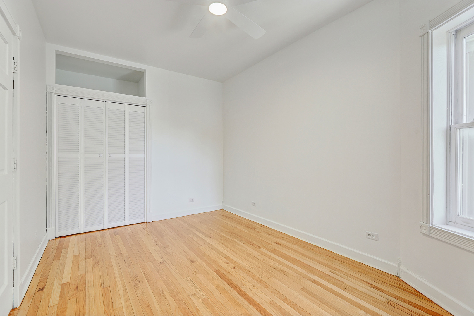 2016 N Kilbourn Avenue Property Photo 24