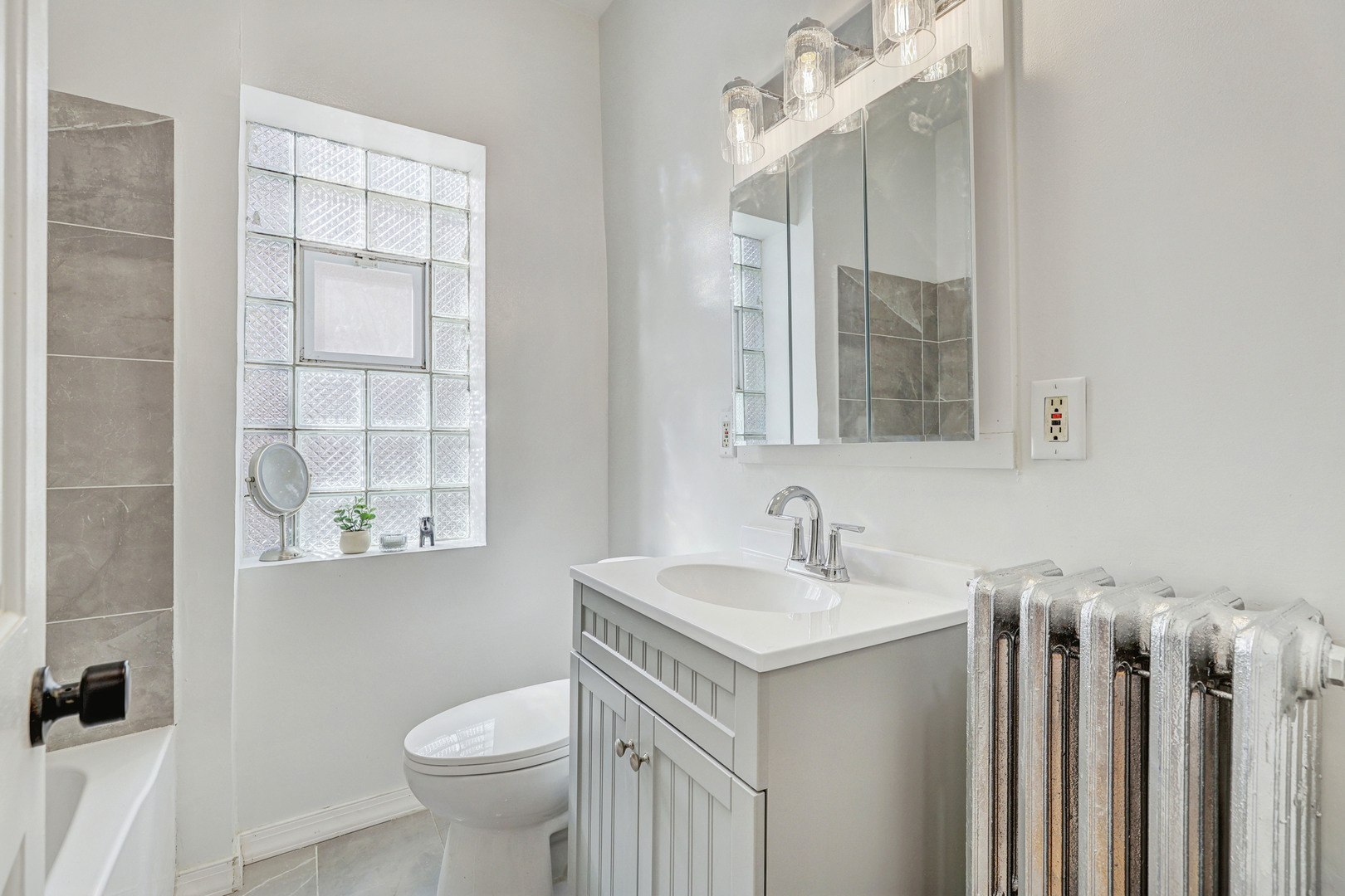 2016 N Kilbourn Avenue Property Photo 26