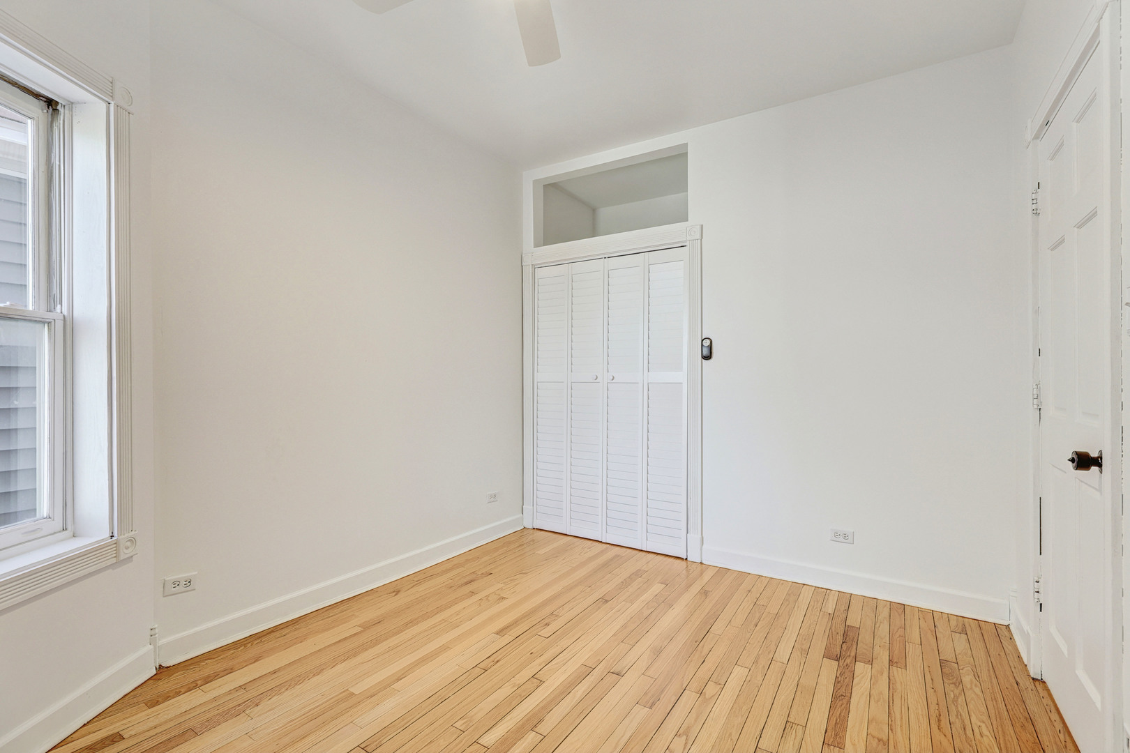 2016 N Kilbourn Avenue Property Photo 28