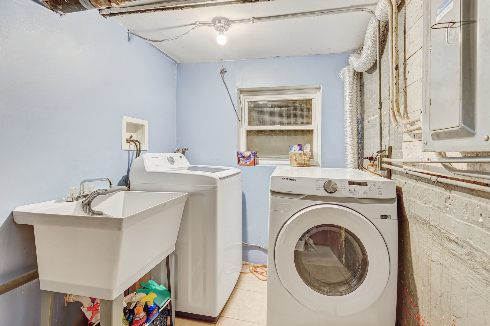 2016 N Kilbourn Avenue Property Photo 37