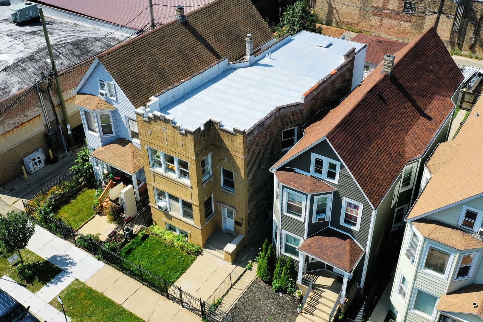 2016 N Kilbourn Avenue Property Photo 46