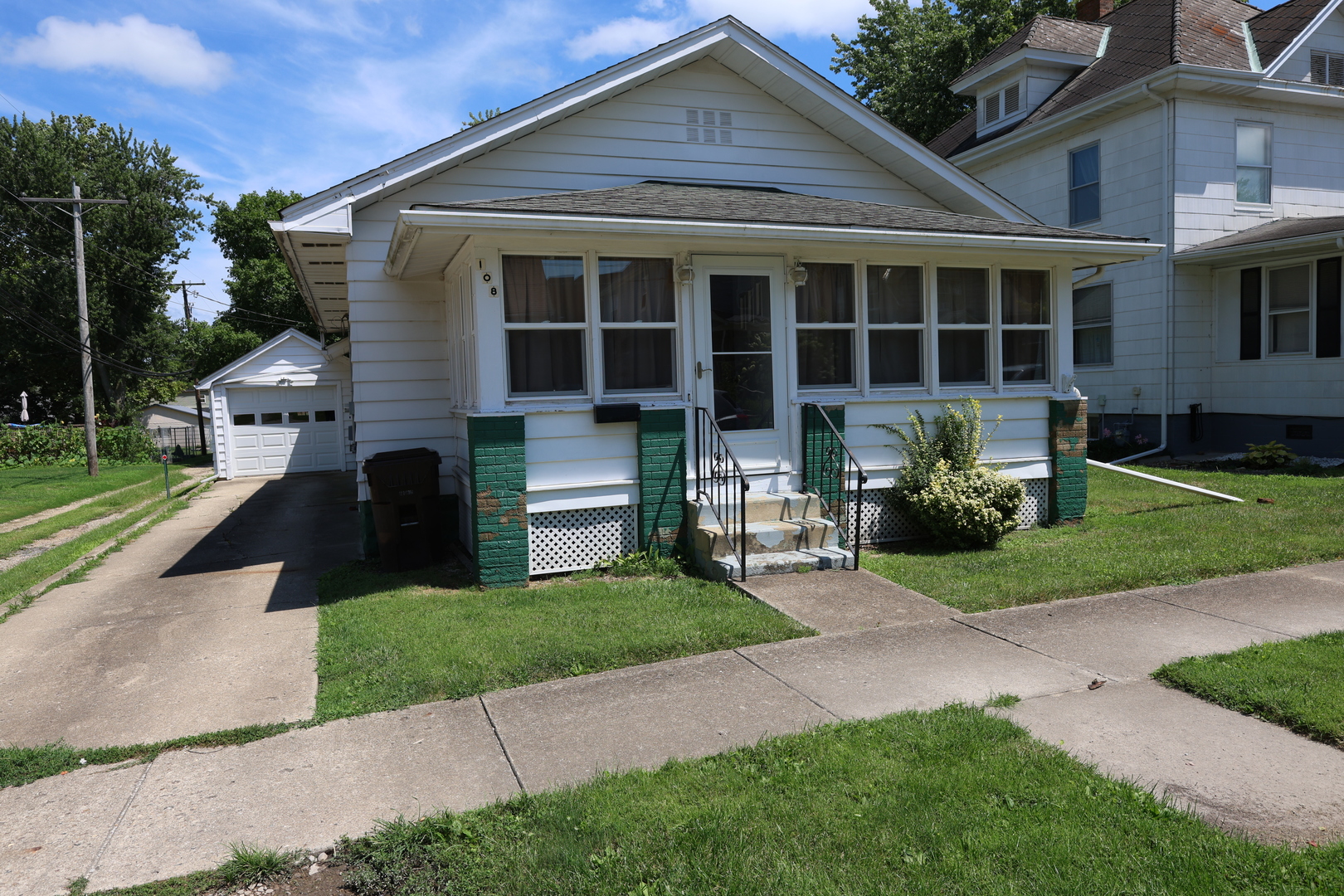 108 S Elizabeth St Property Photo 1