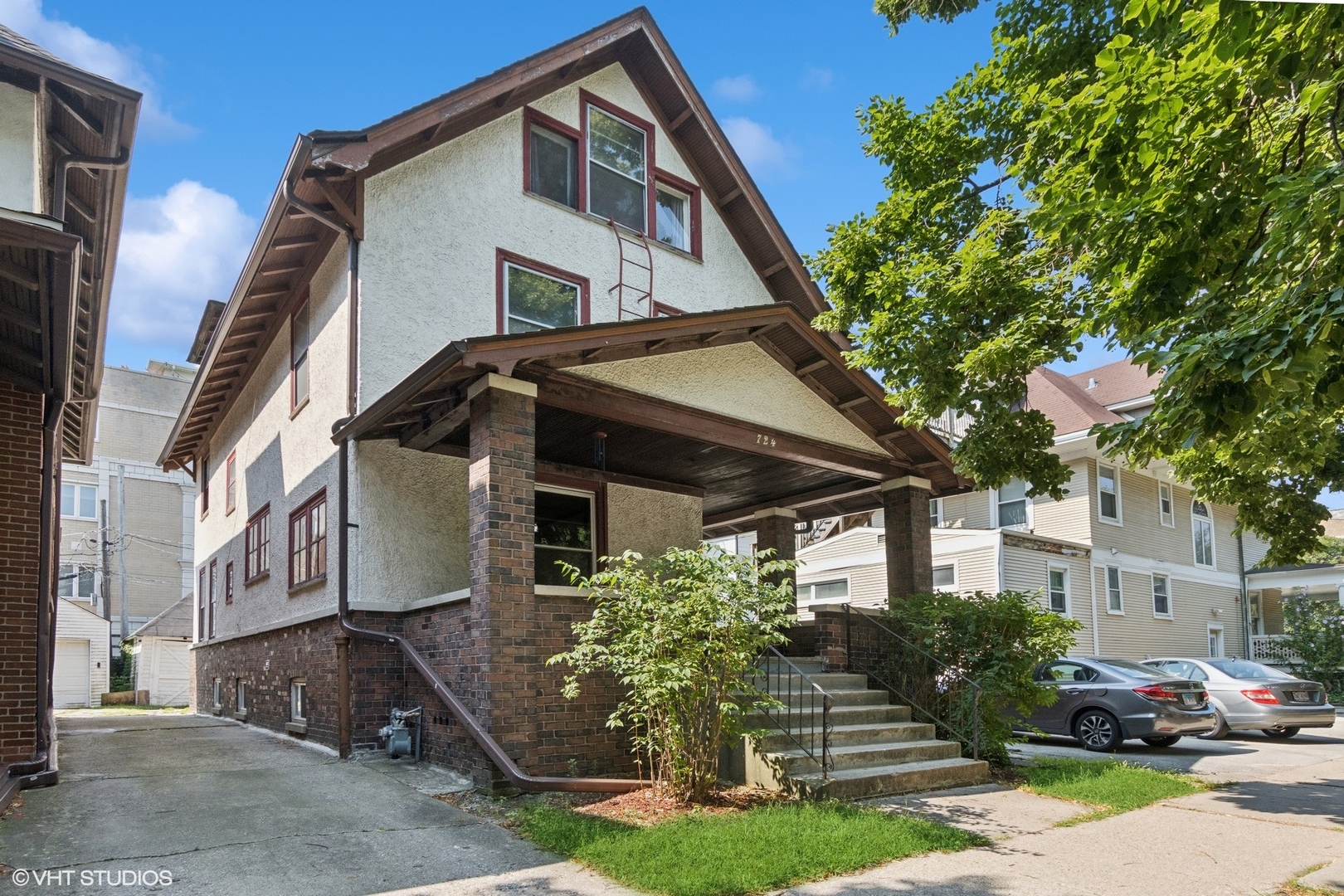 724 Foster Street Property Photo 1