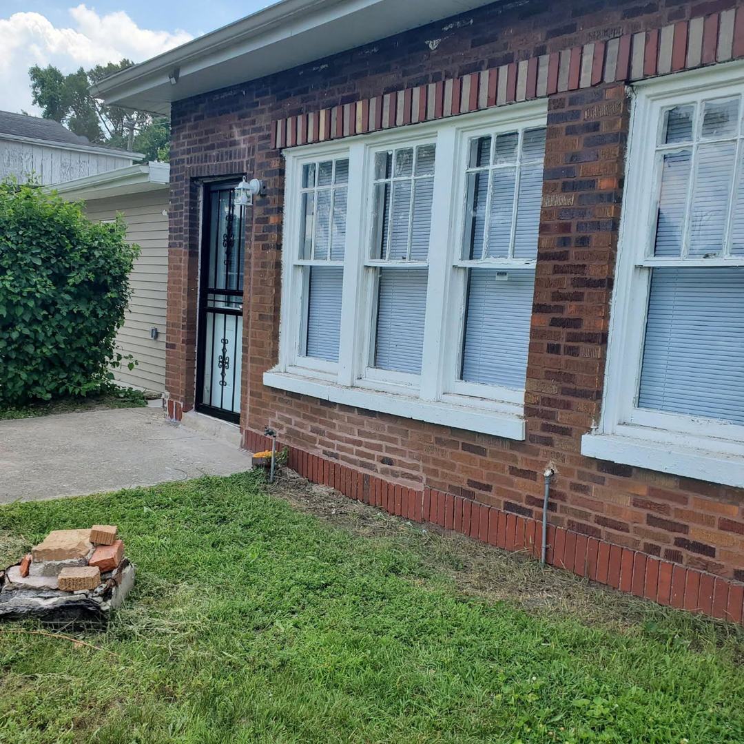 8134 S King Drive Property Photo 1