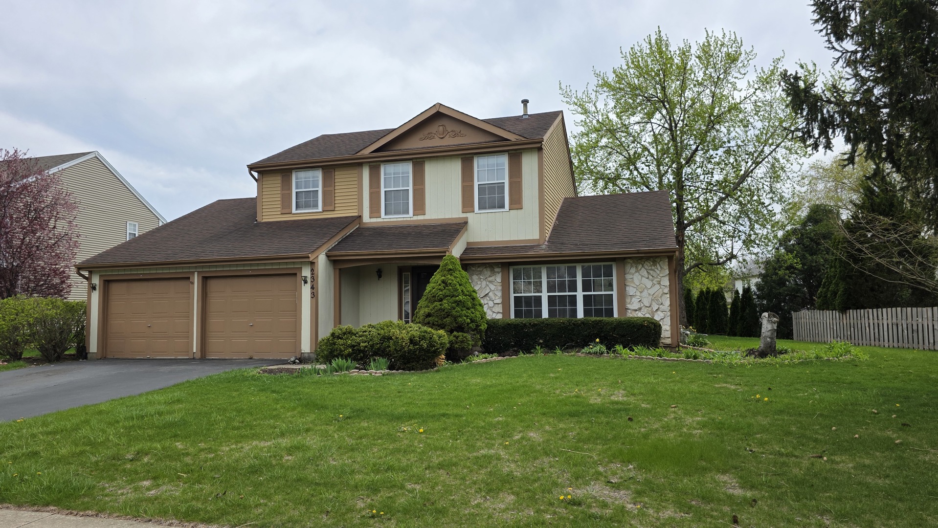 2343 Glenmoor Drive Property Photo 1