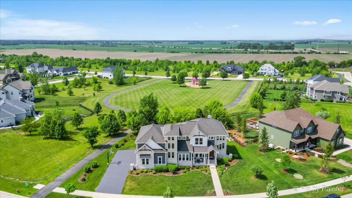 1044 Redbud Lane