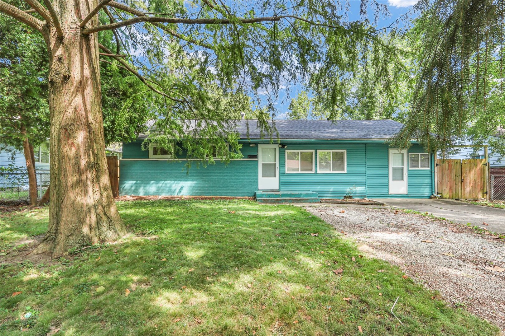 1120 W Beardsley Avenue Property Photo 1