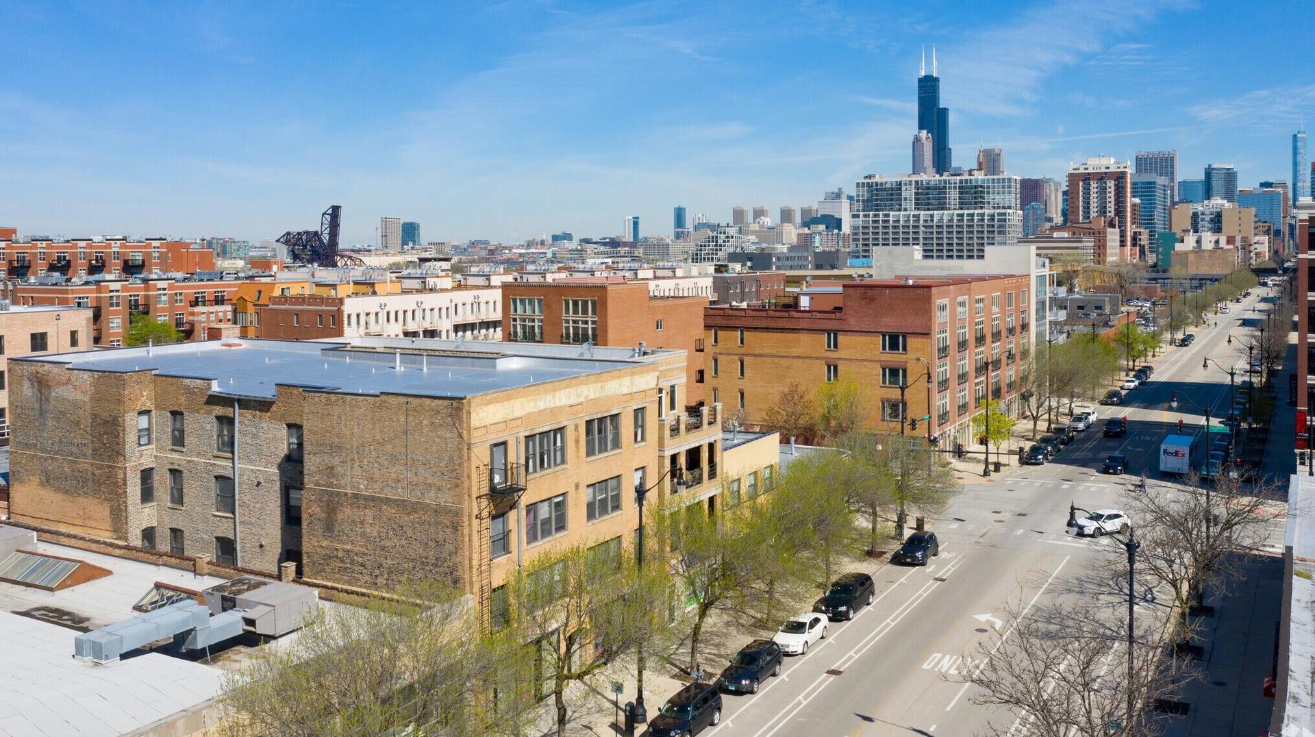 2010 S Wabash Avenue Property Photo 3
