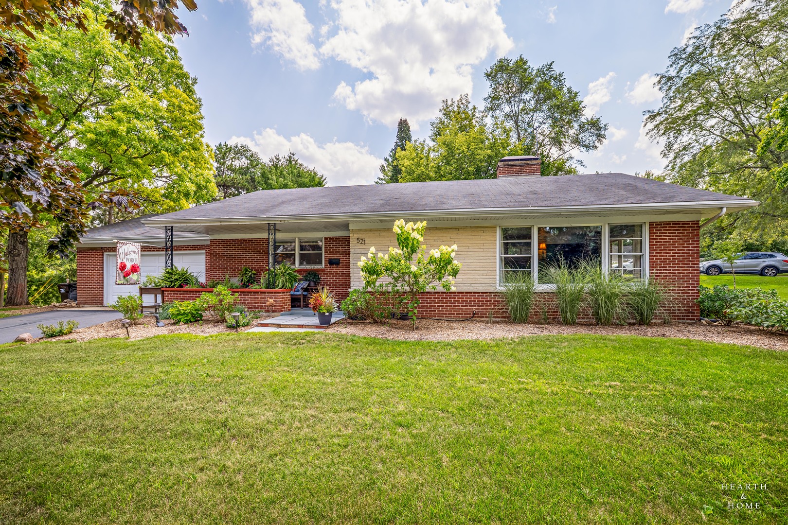 521 Skyline Drive Property Photo 1