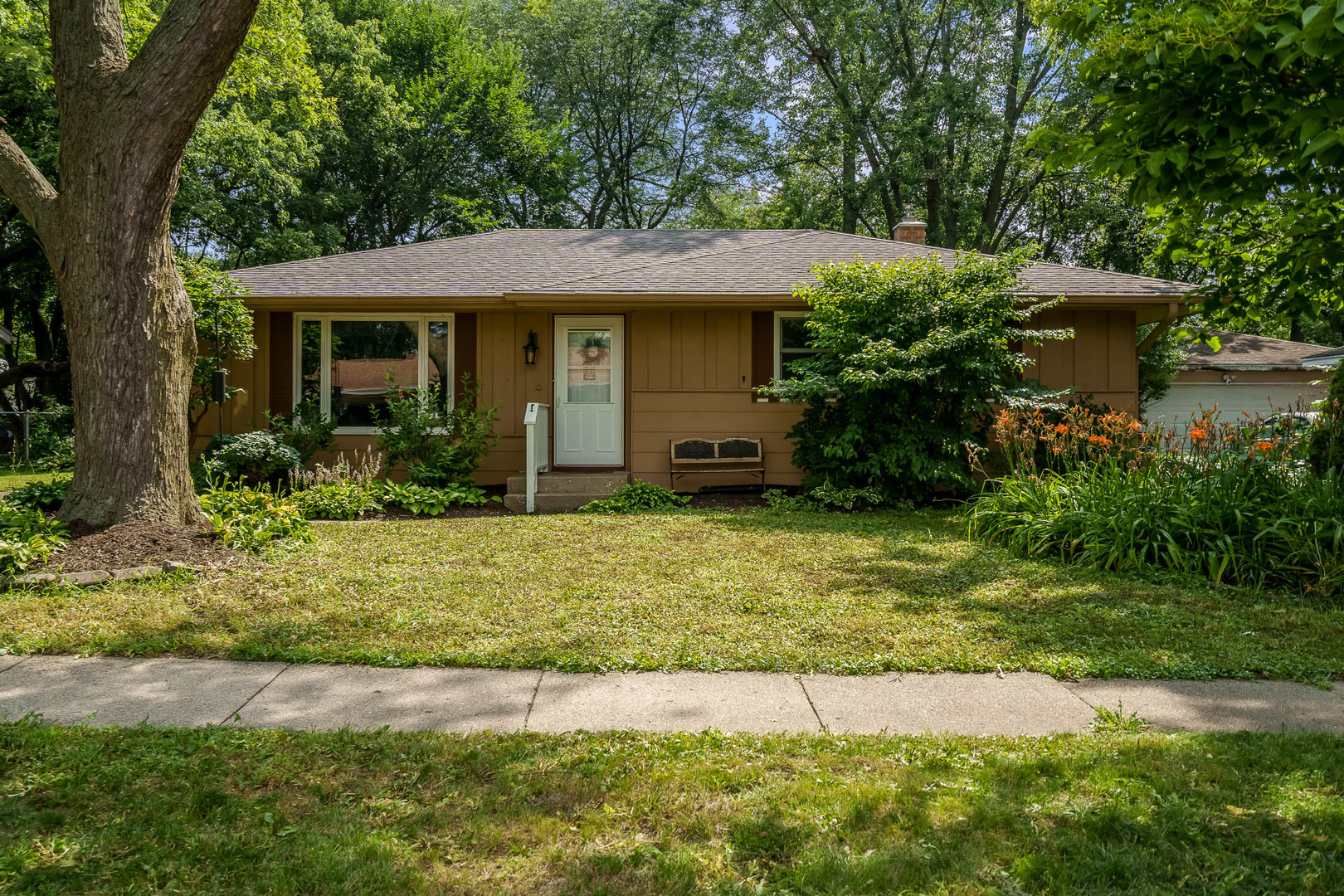 1016 Esmond Drive Property Photo 1