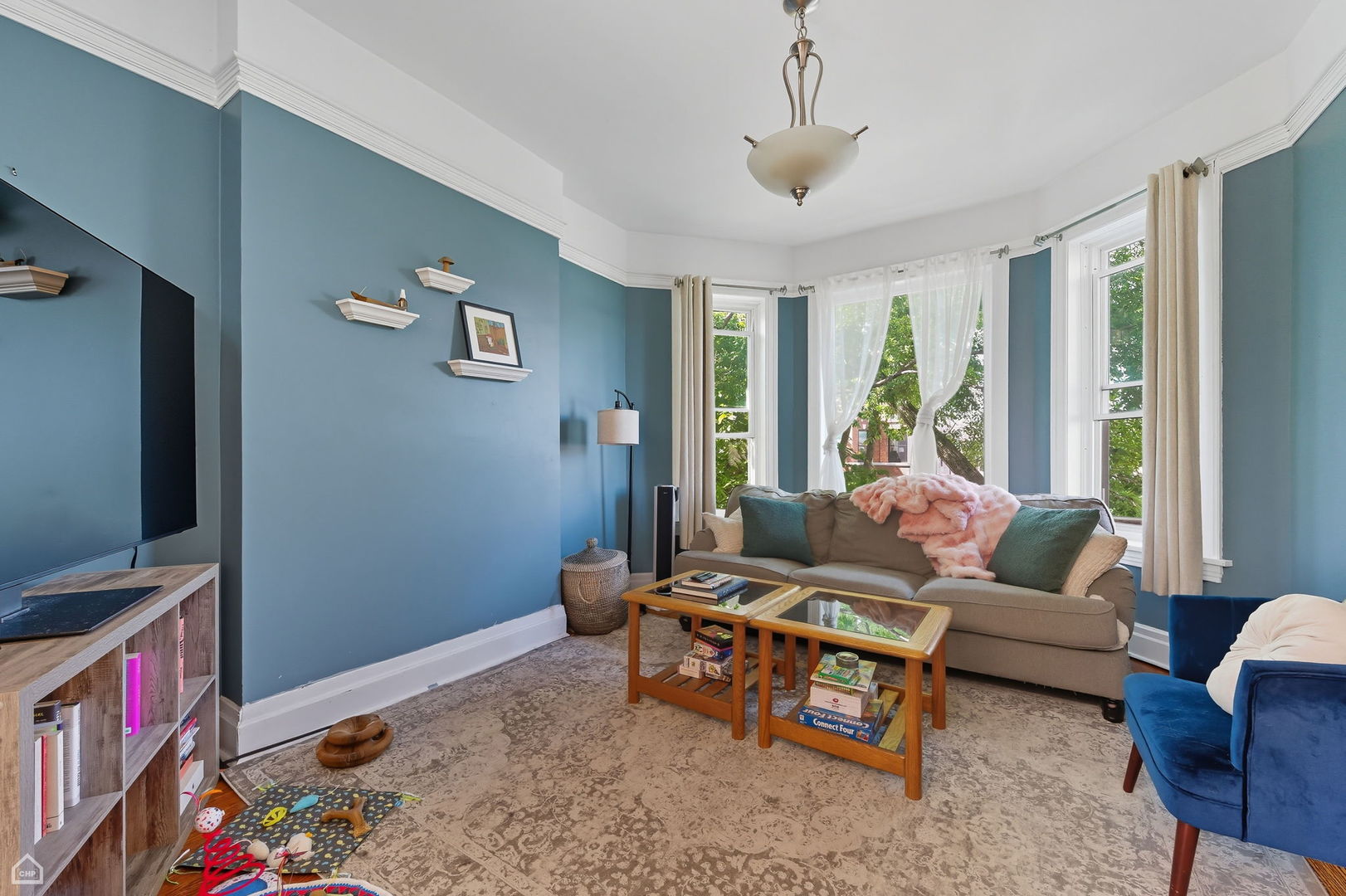 2337 N Sawyer Avenue Property Photo 4