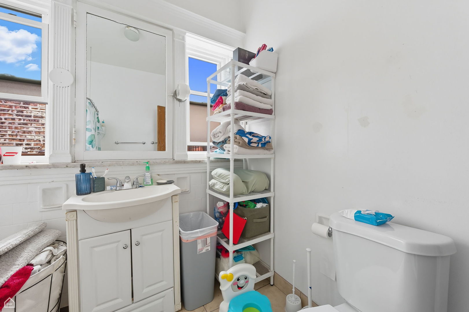 2337 N Sawyer Avenue Property Photo 16