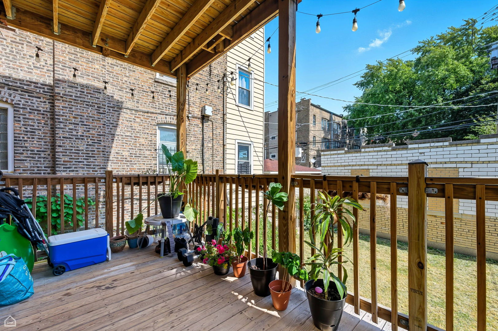 2337 N Sawyer Avenue Property Photo 19