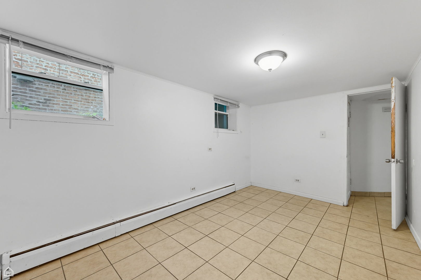 2337 N Sawyer Avenue Property Photo 34