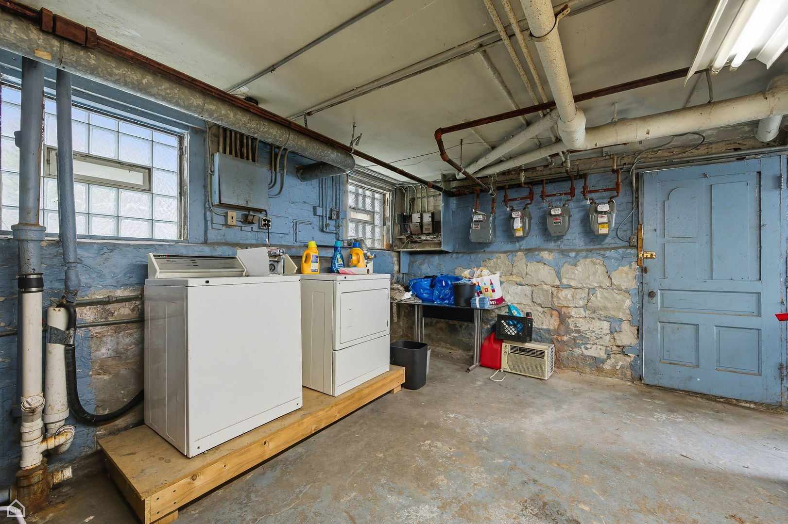 2337 N Sawyer Avenue Property Photo 40