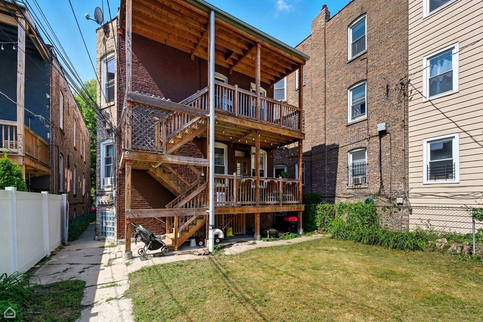 2337 N Sawyer Avenue Property Photo 41