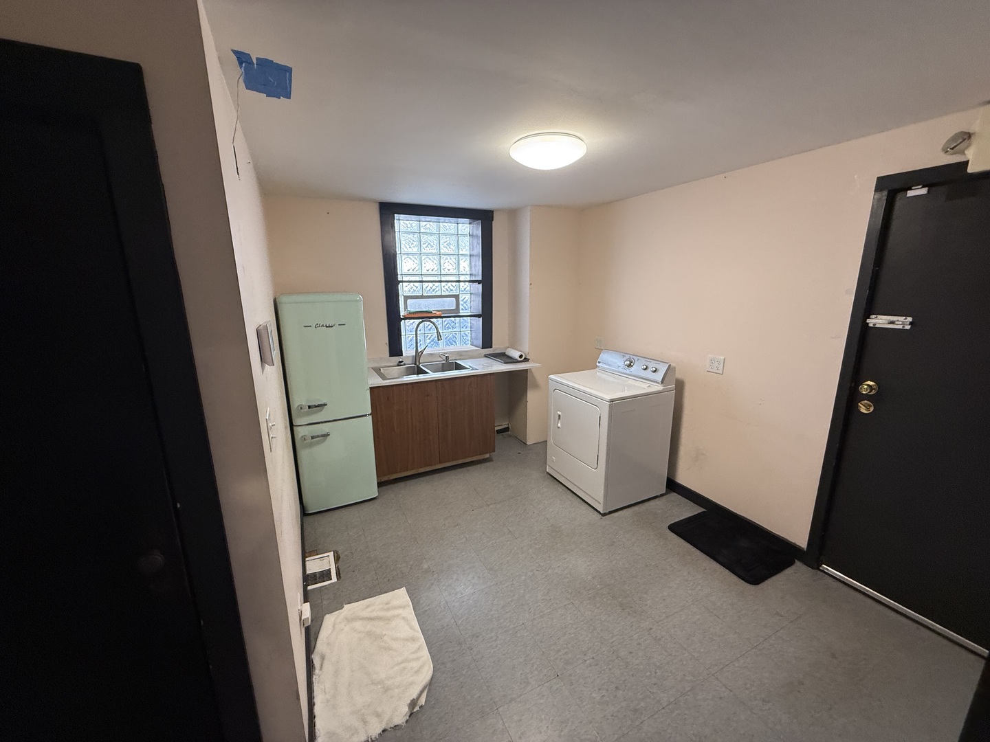 2545 N Milwaukee Avenue Property Photo 10