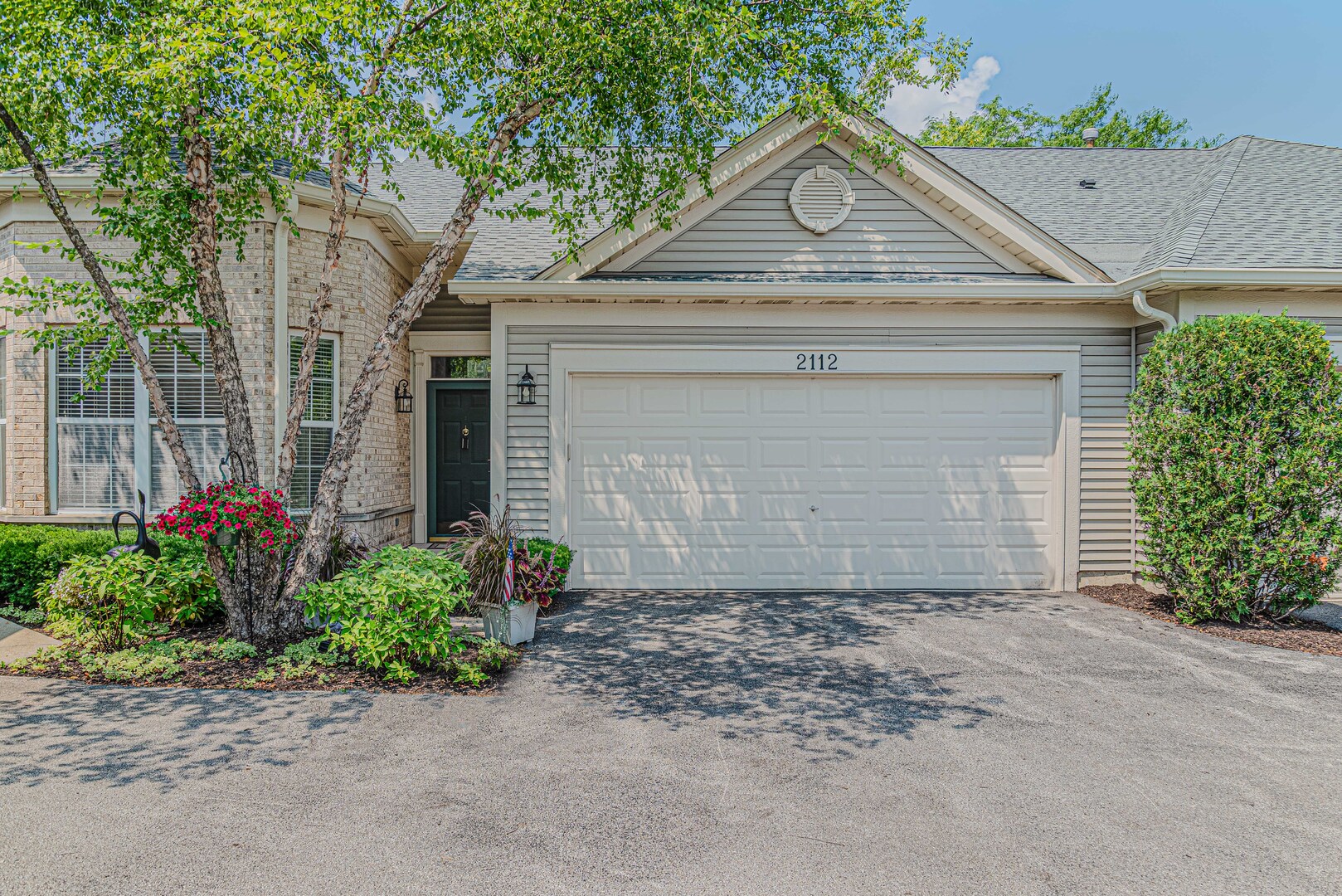 2112 Carillon Dr
