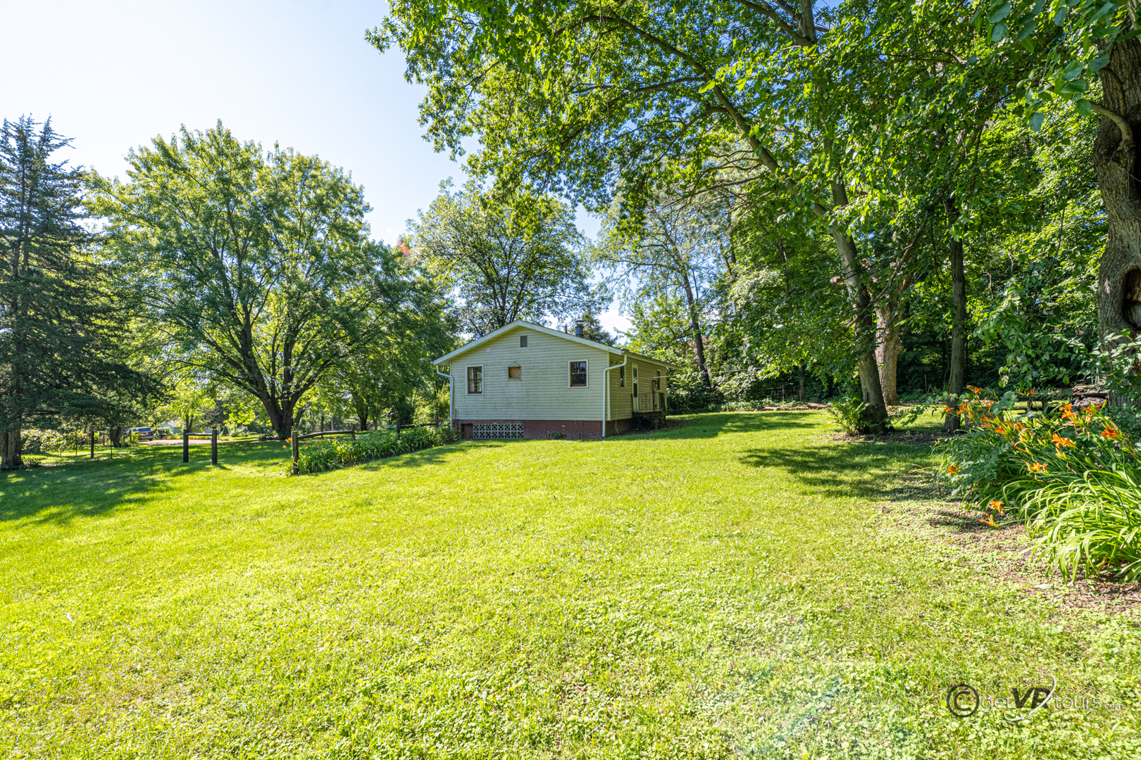 46 Oak Valley Drive Property Photo 2