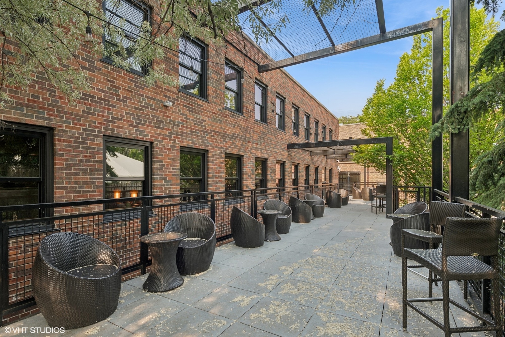 201 S Ashland Avenue Property Photo 4