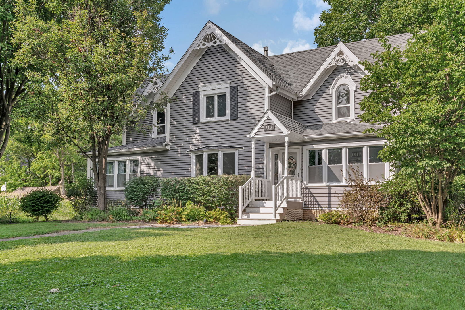 313 E George Street Property Photo 1