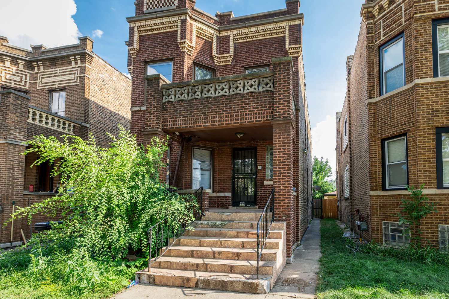4933 W Iowa St Property Photo 1