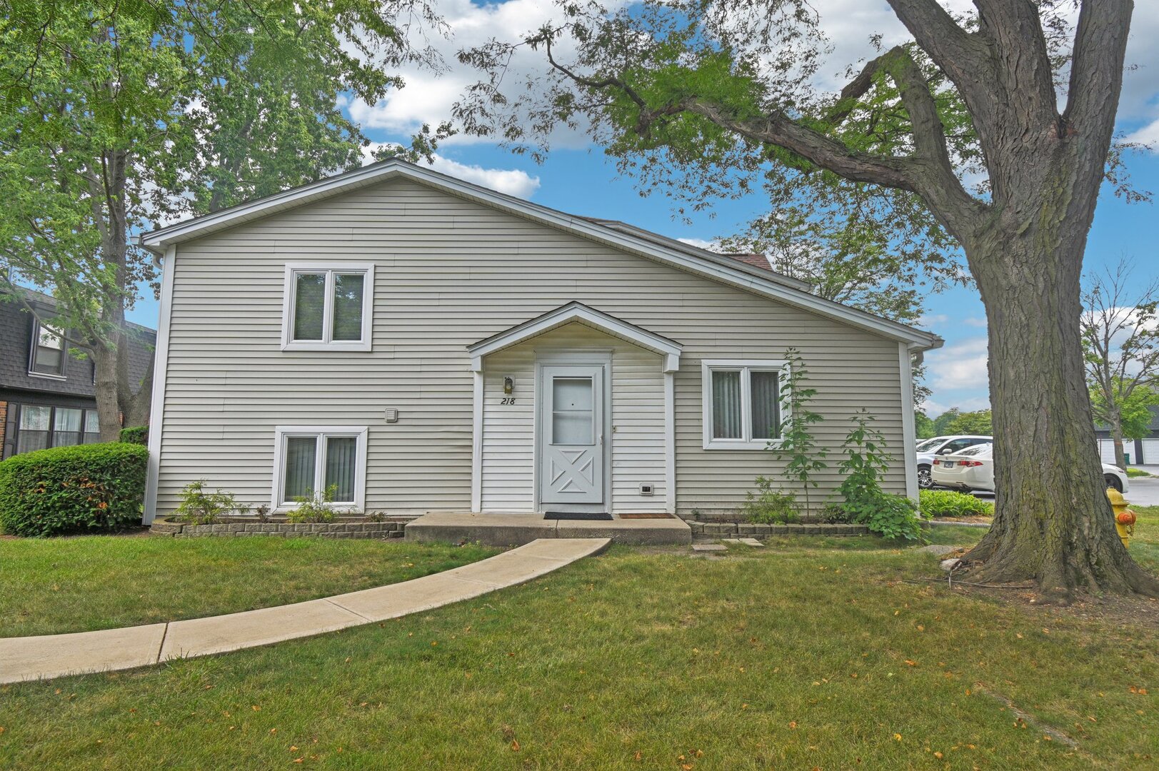 218 Inverrary Ln Property Photo 1
