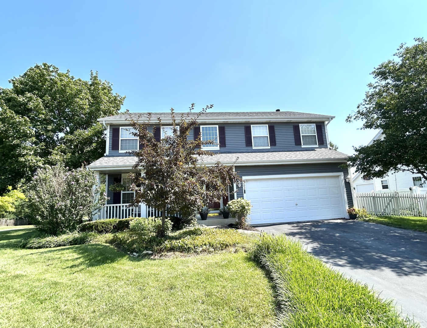 2202 Riverside Drive Property Photo 1