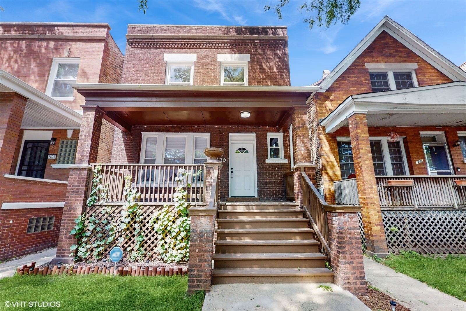 7430 S King Drive Property Photo 1