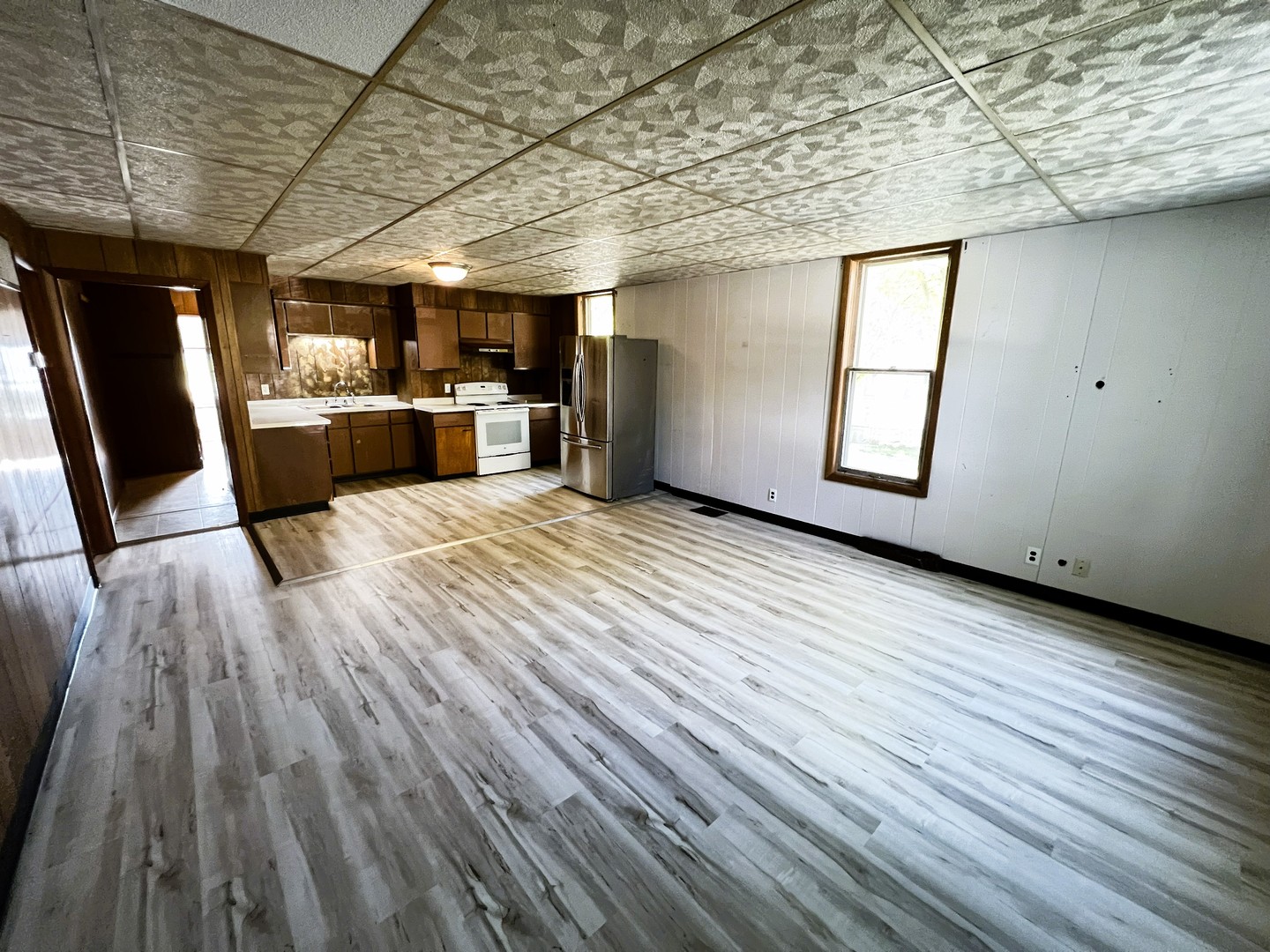 123 W Waupansie Street Property Photo 2