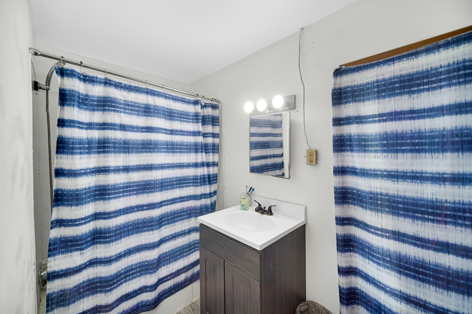123 W Waupansie Street Property Photo 18