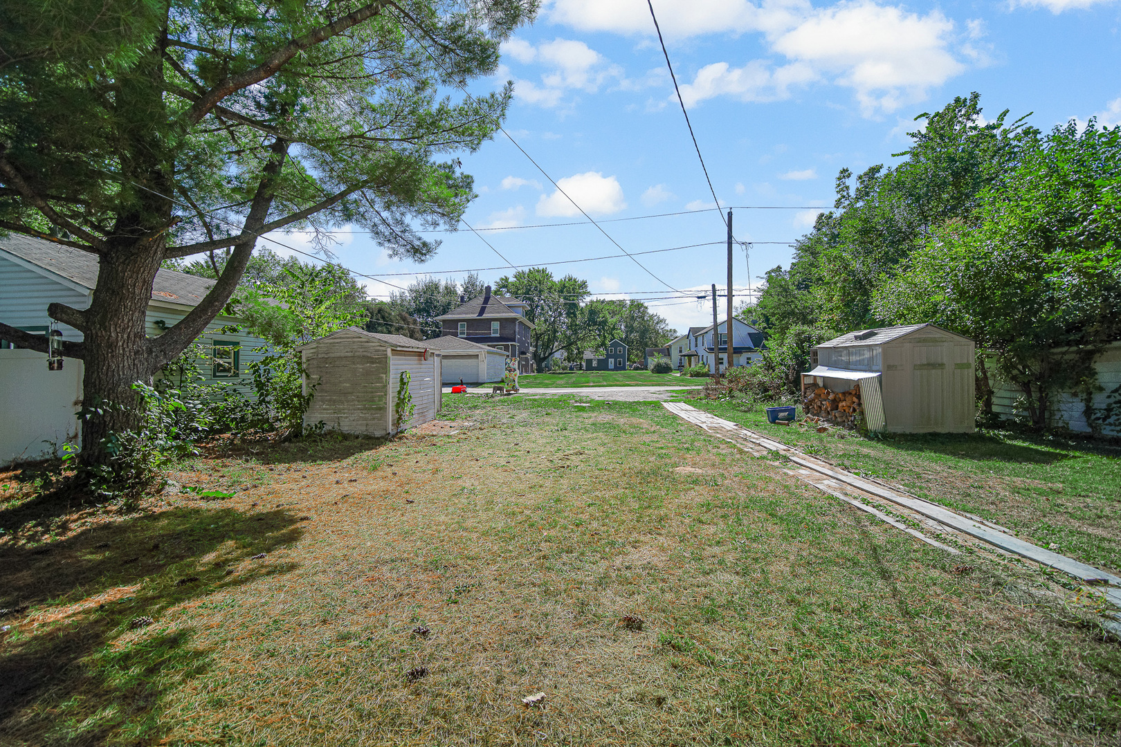 123 W Waupansie Street Property Photo 22
