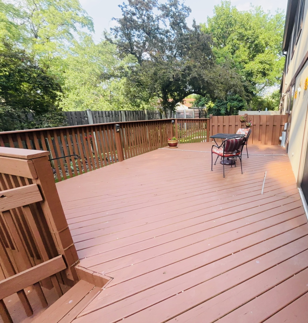 325 Shadowbend Drive Property Photo 5
