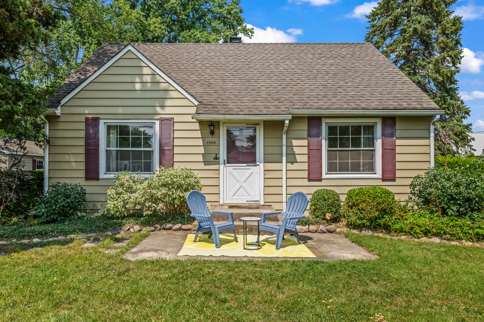 1504 E Olive Street Property Photo 1